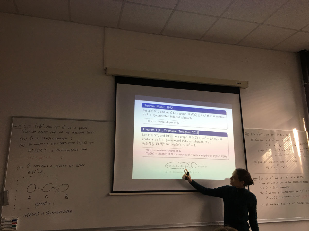 Isolating highly connected induced subgraphs